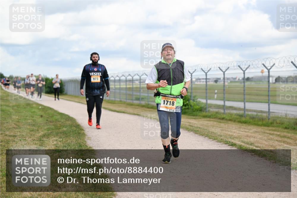 14.09.2025 - Airport Race Dr. Thomas Lammeyer http://msf.ph/oto/8884400 14.09.2025 12:38:58 Laufen 61, 973, 1718, 1718 meine-sportfotos.de