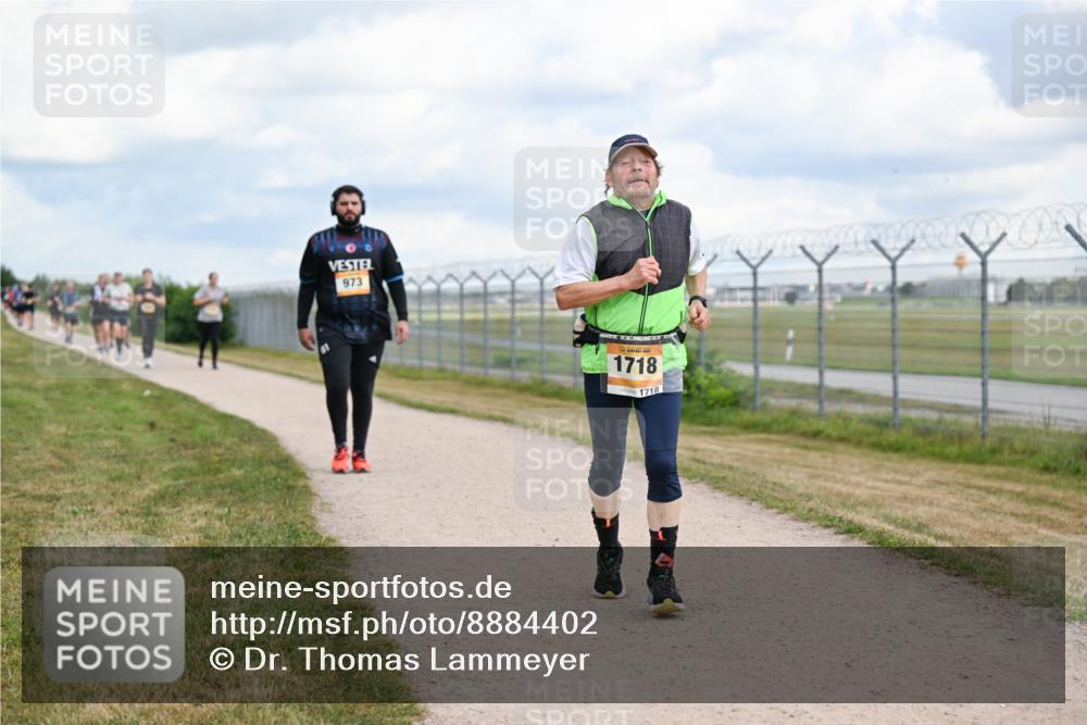 14.09.2025 - Airport Race Dr. Thomas Lammeyer http://msf.ph/oto/8884402 14.09.2025 12:38:58 Laufen 973, 1718, 1718 meine-sportfotos.de