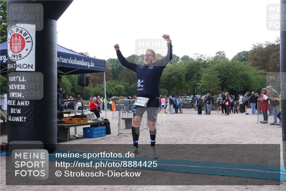 14.09.2025 - Stadtparktriathlon Strokosch-Dieckow http://msf.ph/oto/8884425 14.09.2025 10:34:56 Ziel 440 meine-sportfotos.de