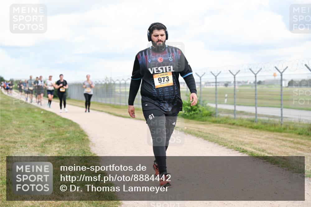 14.09.2025 - Airport Race Dr. Thomas Lammeyer http://msf.ph/oto/8884442 14.09.2025 12:39:03 Laufen 61, 99, 973 meine-sportfotos.de