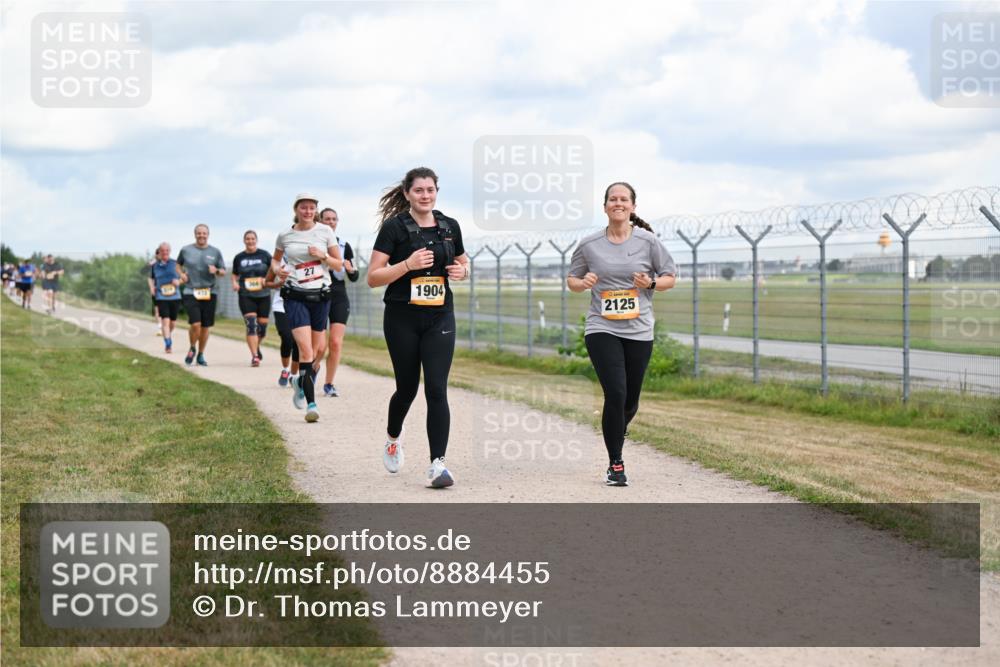 14.09.2025 - Airport Race Dr. Thomas Lammeyer http://msf.ph/oto/8884455 14.09.2025 12:39:10 Laufen 27, 1904, 2125 meine-sportfotos.de