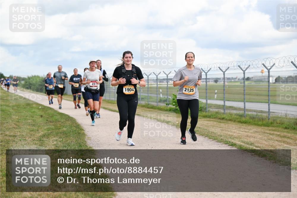 14.09.2025 - Airport Race Dr. Thomas Lammeyer http://msf.ph/oto/8884457 14.09.2025 12:39:10 Laufen 27, 1904, 2125 meine-sportfotos.de