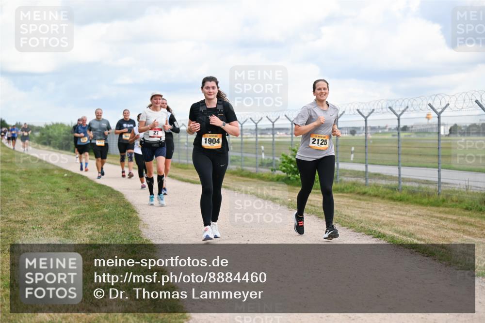 14.09.2025 - Airport Race Dr. Thomas Lammeyer http://msf.ph/oto/8884460 14.09.2025 12:39:10 Laufen 27, 1904, 2125 meine-sportfotos.de