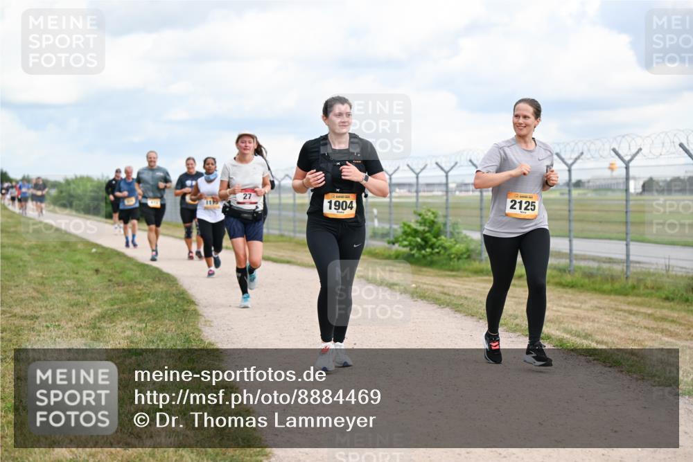 14.09.2025 - Airport Race Dr. Thomas Lammeyer http://msf.ph/oto/8884469 14.09.2025 12:39:11 Laufen 11, 27, 1904, 2125 meine-sportfotos.de