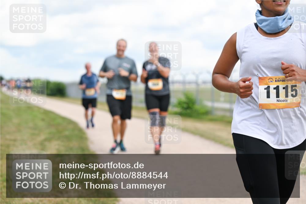 14.09.2025 - Airport Race Dr. Thomas Lammeyer http://msf.ph/oto/8884544 14.09.2025 12:39:17 Laufen 42, 1115 meine-sportfotos.de
