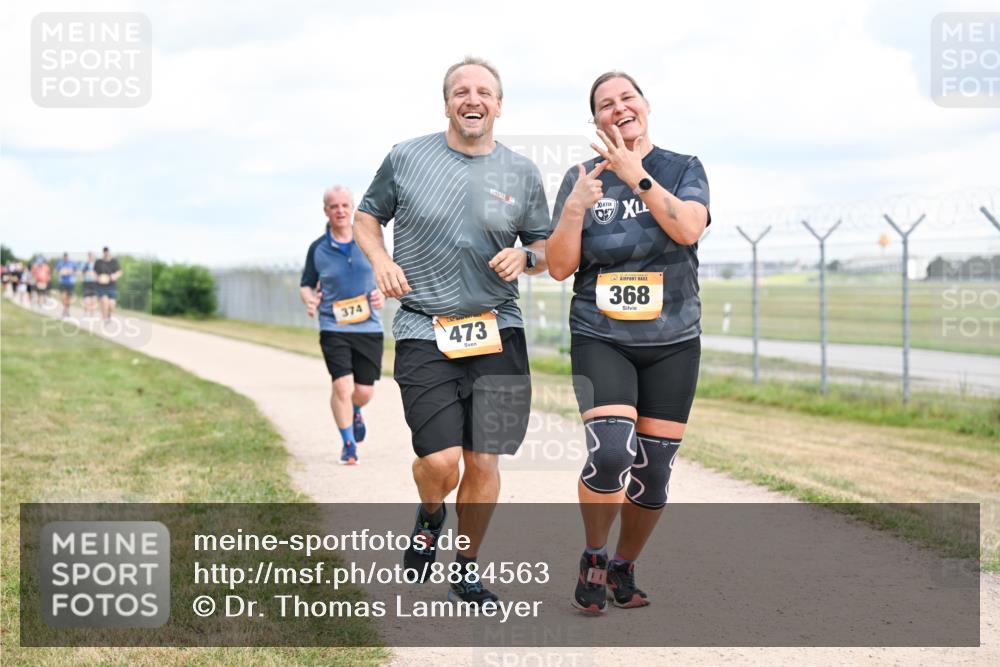 14.09.2025 - Airport Race Dr. Thomas Lammeyer http://msf.ph/oto/8884563 14.09.2025 12:39:18 Laufen 057, 374, 473, 368 meine-sportfotos.de