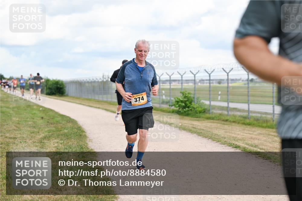 14.09.2025 - Airport Race Dr. Thomas Lammeyer http://msf.ph/oto/8884580 14.09.2025 12:39:20 Laufen 374 meine-sportfotos.de