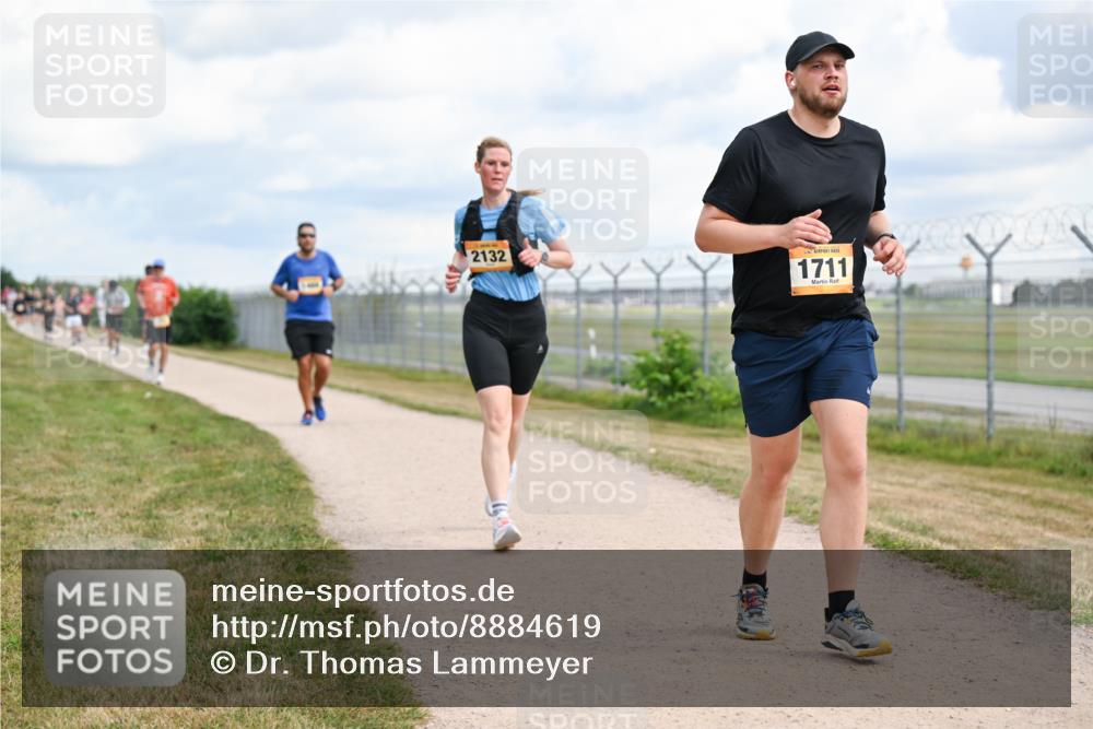 14.09.2025 - Airport Race Dr. Thomas Lammeyer http://msf.ph/oto/8884619 14.09.2025 12:39:35 Laufen 2132, 1711 meine-sportfotos.de