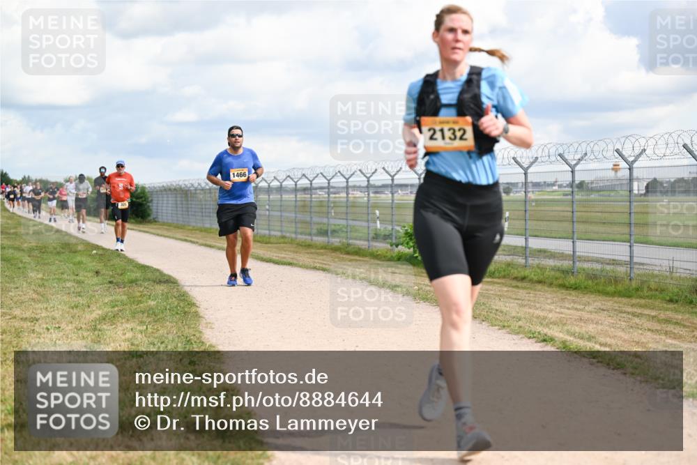 14.09.2025 - Airport Race Dr. Thomas Lammeyer http://msf.ph/oto/8884644 14.09.2025 12:39:36 Laufen 1466, 2132 meine-sportfotos.de