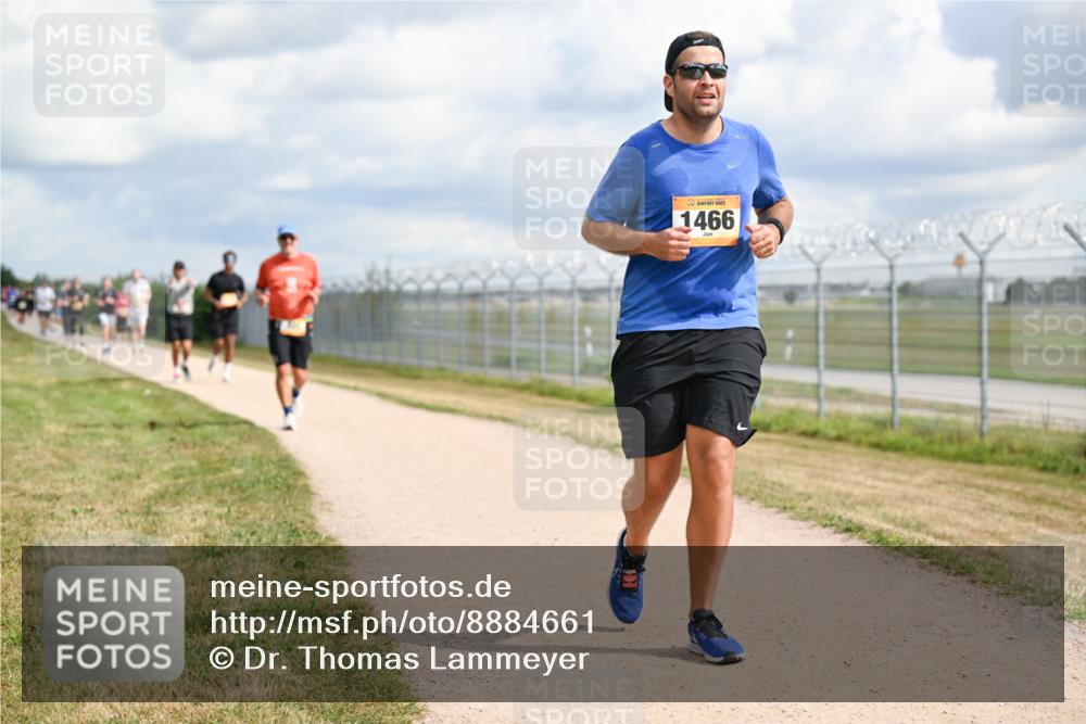 14.09.2025 - Airport Race Dr. Thomas Lammeyer http://msf.ph/oto/8884661 14.09.2025 12:39:40 Laufen 1466 meine-sportfotos.de