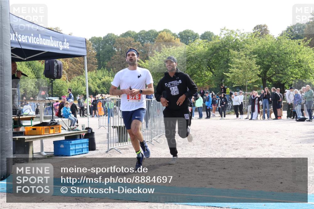 14.09.2025 - Stadtparktriathlon Strokosch-Dieckow http://msf.ph/oto/8884697 14.09.2025 10:52:09 Ziel 576, 594 meine-sportfotos.de