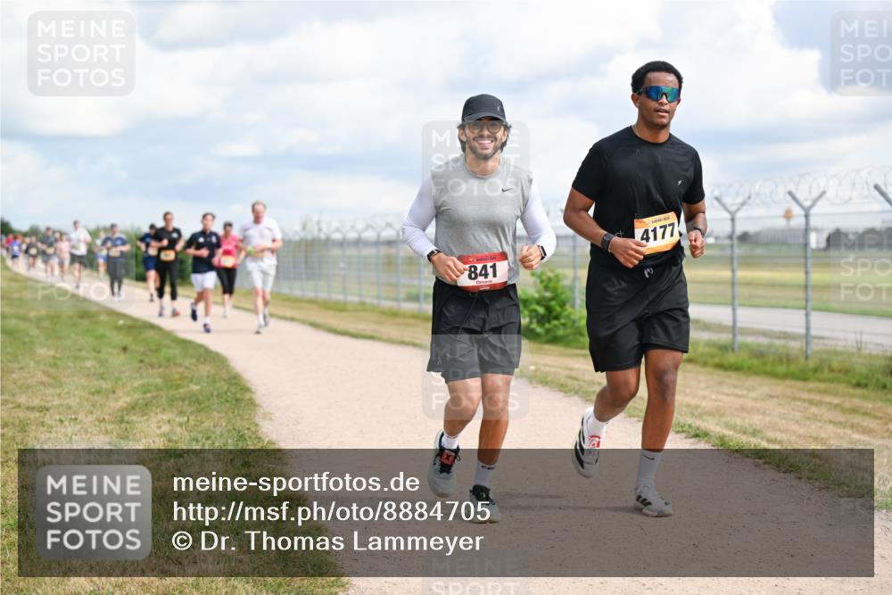 14.09.2025 - Airport Race Dr. Thomas Lammeyer http://msf.ph/oto/8884705 14.09.2025 12:39:51 Laufen 4177, 841 meine-sportfotos.de