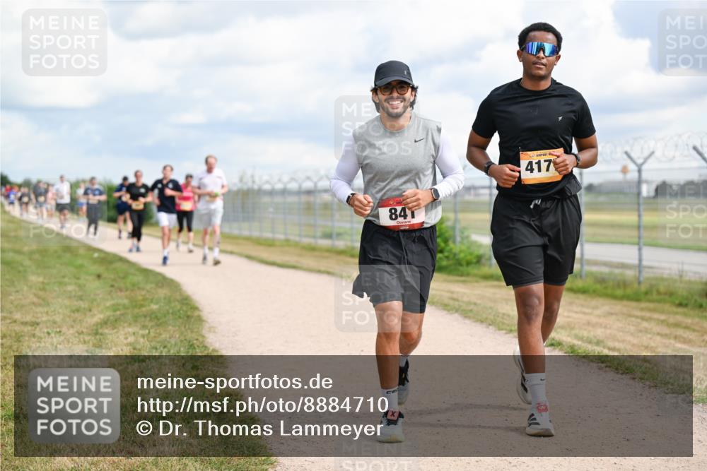 14.09.2025 - Airport Race Dr. Thomas Lammeyer http://msf.ph/oto/8884710 14.09.2025 12:39:51 Laufen 841, 417 meine-sportfotos.de