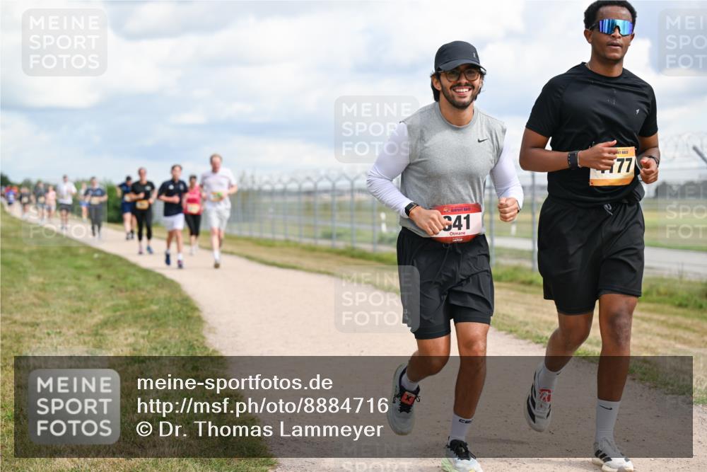 14.09.2025 - Airport Race Dr. Thomas Lammeyer http://msf.ph/oto/8884716 14.09.2025 12:39:51 Laufen 341, 77 meine-sportfotos.de