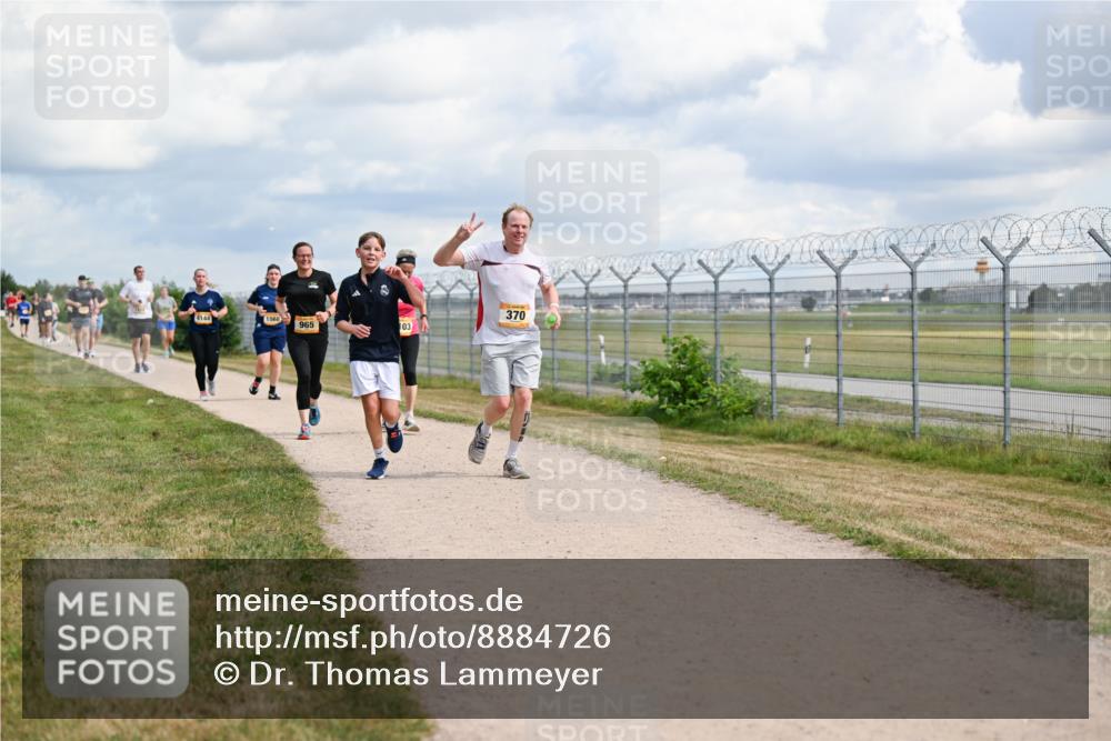 14.09.2025 - Airport Race Dr. Thomas Lammeyer http://msf.ph/oto/8884726 14.09.2025 12:39:55 Laufen 370, 4144, 1568, 965, 103 meine-sportfotos.de