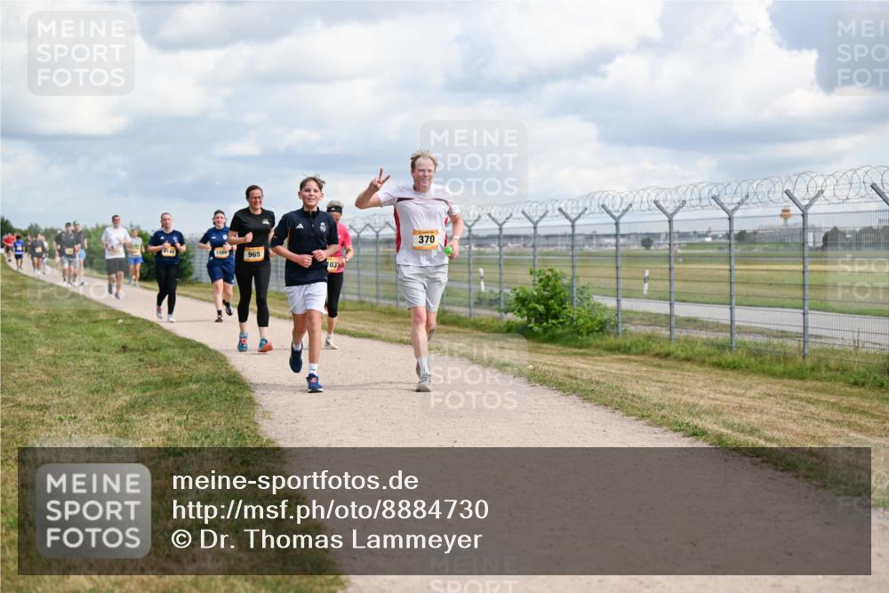 14.09.2025 - Airport Race Dr. Thomas Lammeyer http://msf.ph/oto/8884730 14.09.2025 12:39:55 Laufen 4144, 965, 103, 370 meine-sportfotos.de