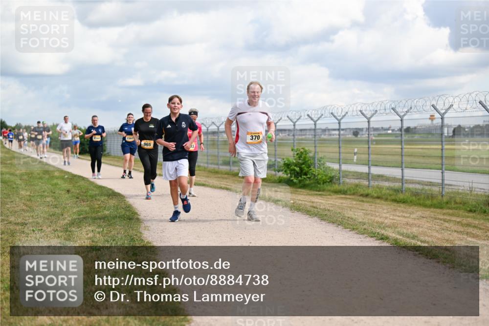 14.09.2025 - Airport Race Dr. Thomas Lammeyer http://msf.ph/oto/8884738 14.09.2025 12:39:56 Laufen 4144, 1568, 965, 370 meine-sportfotos.de