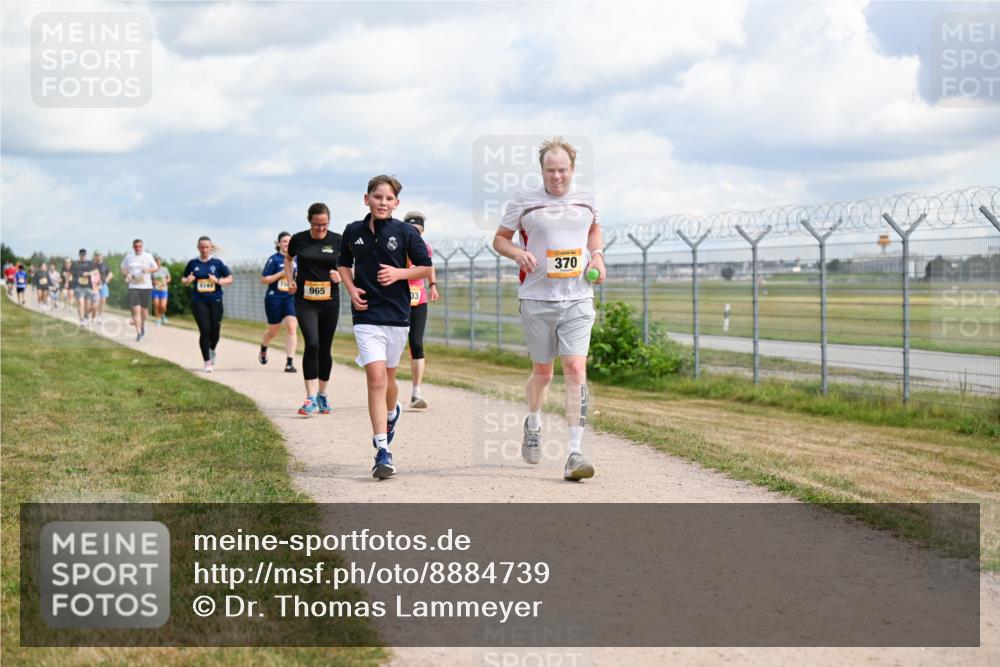 14.09.2025 - Airport Race Dr. Thomas Lammeyer http://msf.ph/oto/8884739 14.09.2025 12:39:56 Laufen 4144, 965, 03, 370 meine-sportfotos.de