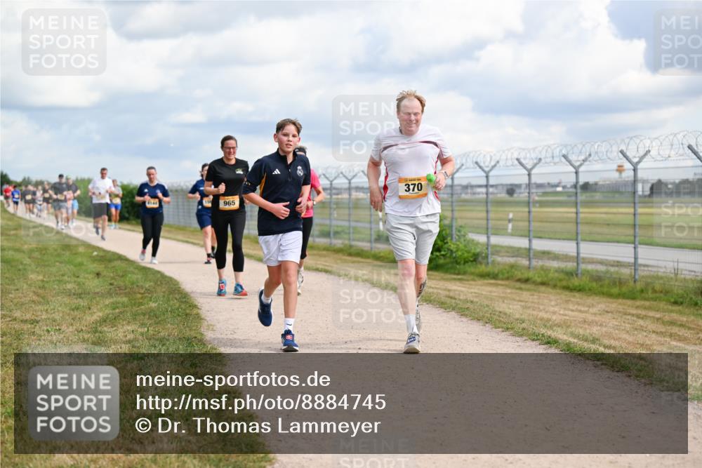14.09.2025 - Airport Race Dr. Thomas Lammeyer http://msf.ph/oto/8884745 14.09.2025 12:39:57 Laufen 370, 965 meine-sportfotos.de