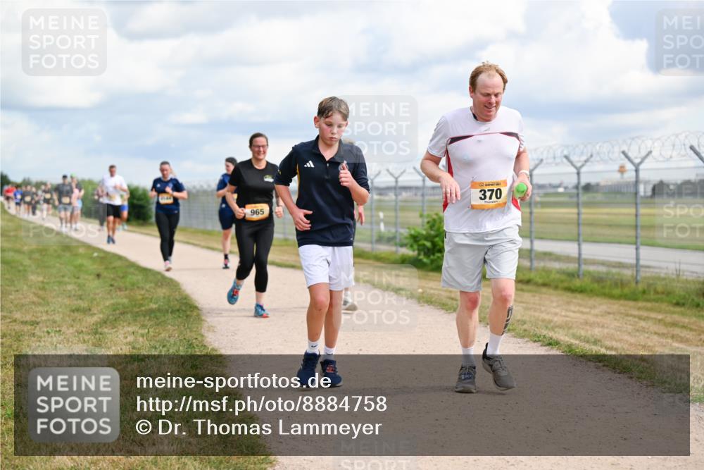 14.09.2025 - Airport Race Dr. Thomas Lammeyer http://msf.ph/oto/8884758 14.09.2025 12:39:58 Laufen 370, 965 meine-sportfotos.de