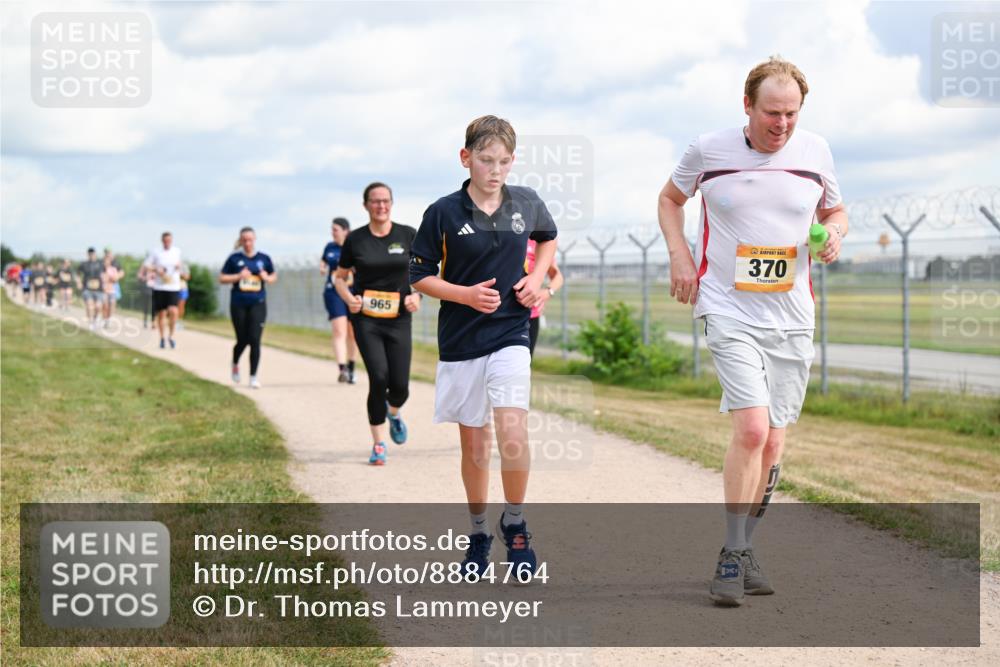 14.09.2025 - Airport Race Dr. Thomas Lammeyer http://msf.ph/oto/8884764 14.09.2025 12:39:58 Laufen 965, 370 meine-sportfotos.de