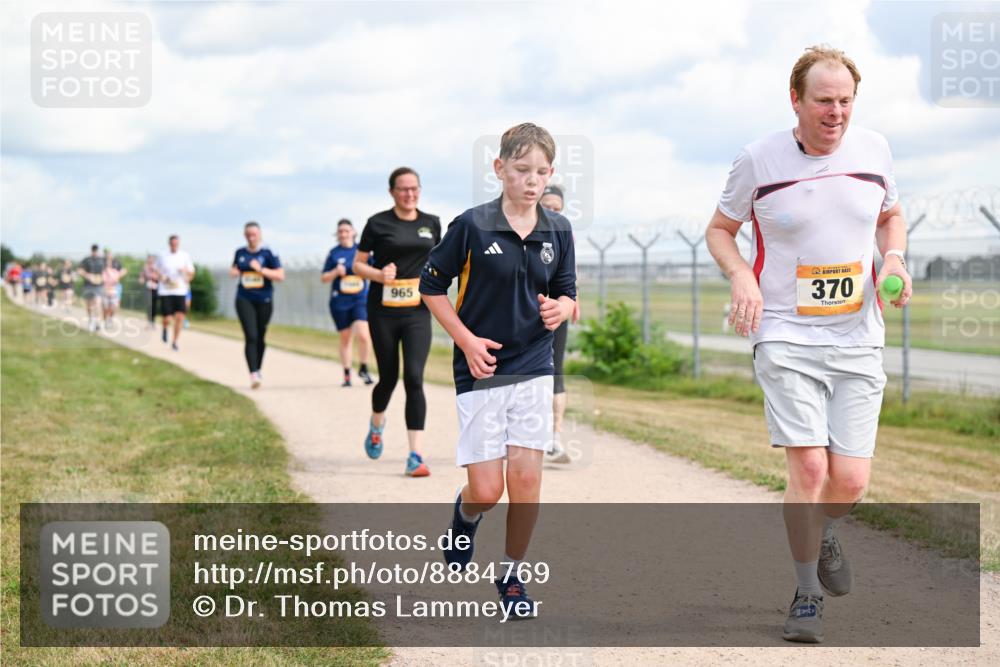 14.09.2025 - Airport Race Dr. Thomas Lammeyer http://msf.ph/oto/8884769 14.09.2025 12:39:58 Laufen 965, 370 meine-sportfotos.de