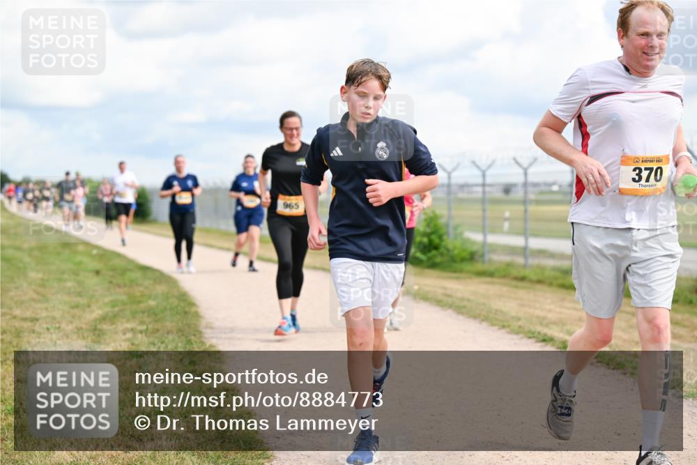 14.09.2025 - Airport Race Dr. Thomas Lammeyer http://msf.ph/oto/8884773 14.09.2025 12:39:58 Laufen 965, 370 meine-sportfotos.de