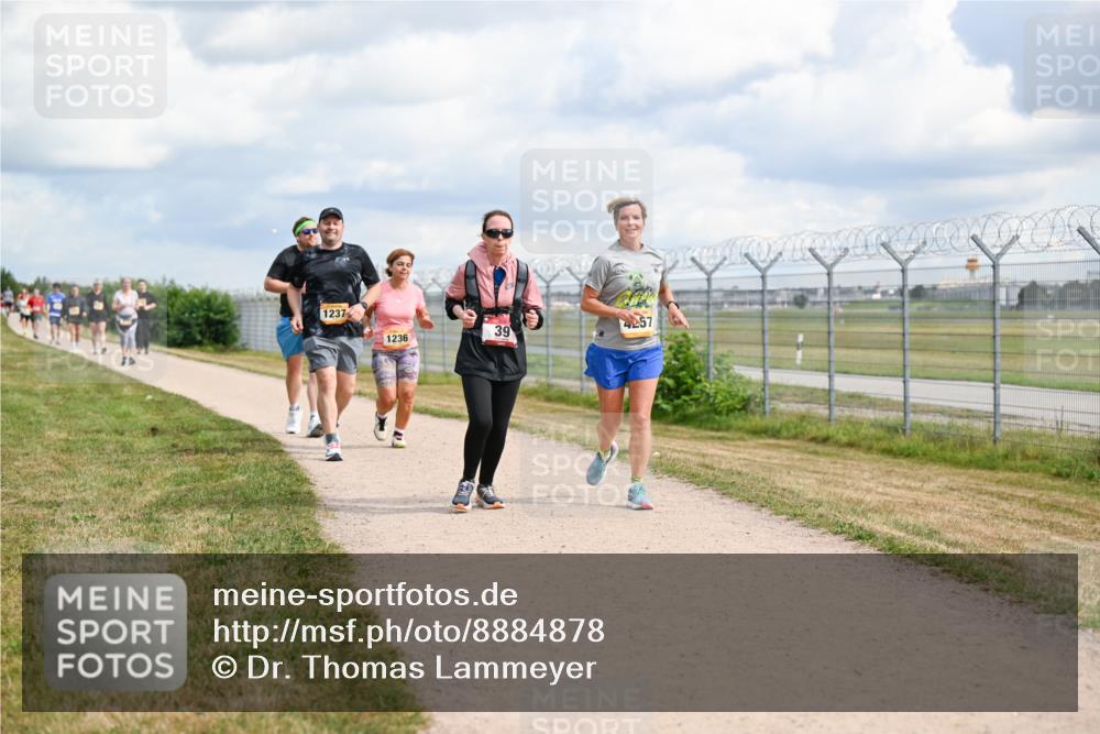 14.09.2025 - Airport Race Dr. Thomas Lammeyer http://msf.ph/oto/8884878 14.09.2025 12:40:11 Laufen 1237, 1236, 39, 4257 meine-sportfotos.de