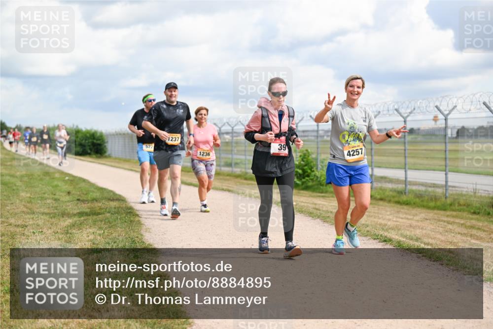 14.09.2025 - Airport Race Dr. Thomas Lammeyer http://msf.ph/oto/8884895 14.09.2025 12:40:12 Laufen 522, 1237, 1236, 39, 4257 meine-sportfotos.de