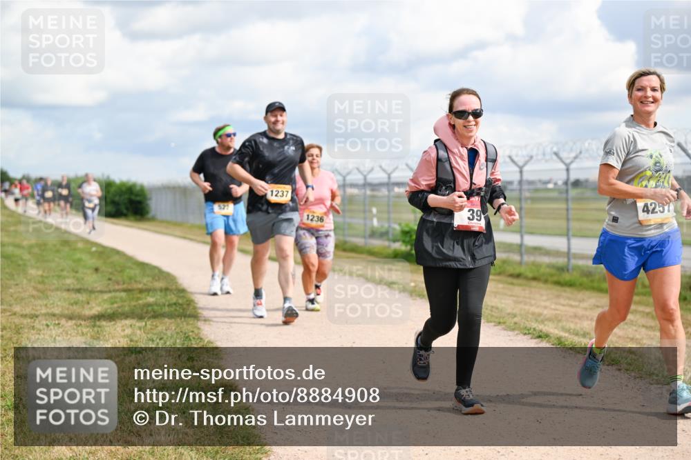 14.09.2025 - Airport Race Dr. Thomas Lammeyer http://msf.ph/oto/8884908 14.09.2025 12:40:13 Laufen 522, 1237, 1236, 39, 4257 meine-sportfotos.de