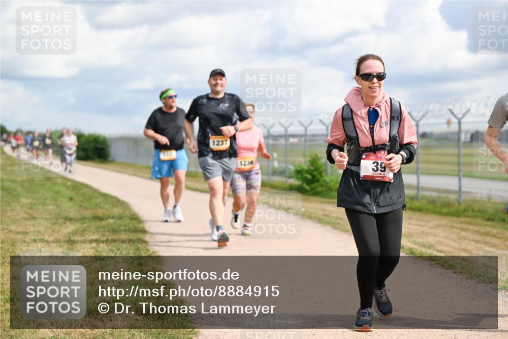 14.09.2025 - Airport Race Dr. Thomas Lammeyer http://msf.ph/oto/8884915 14.09.2025 12:40:13 Laufen 1237, 1236, 39 meine-sportfotos.de