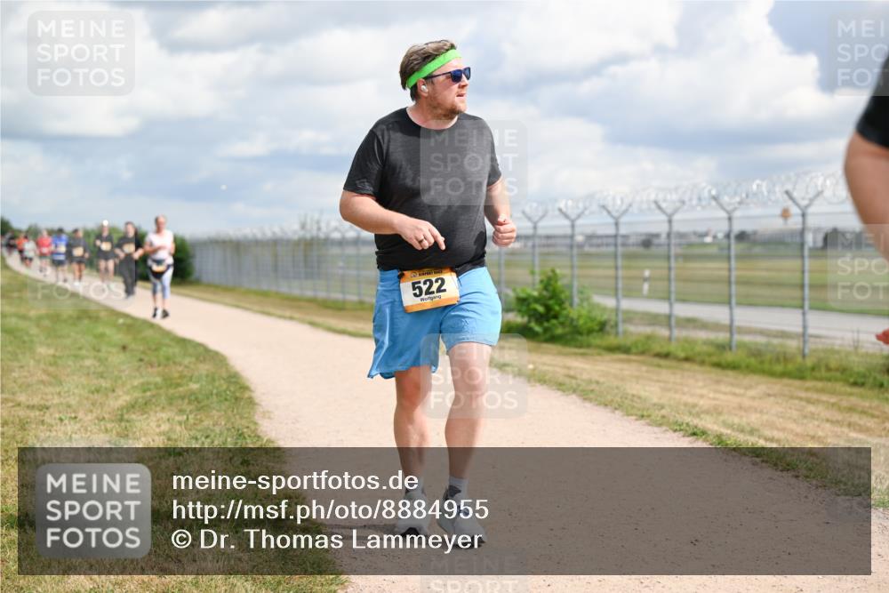 14.09.2025 - Airport Race Dr. Thomas Lammeyer http://msf.ph/oto/8884955 14.09.2025 12:40:17 Laufen 522 meine-sportfotos.de