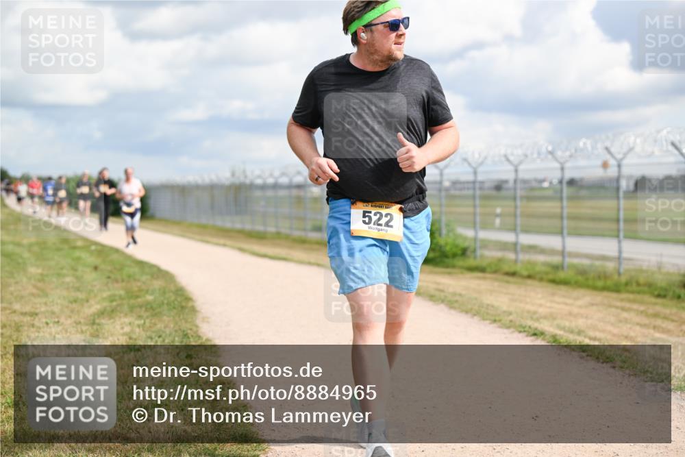 14.09.2025 - Airport Race Dr. Thomas Lammeyer http://msf.ph/oto/8884965 14.09.2025 12:40:17 Laufen 522 meine-sportfotos.de