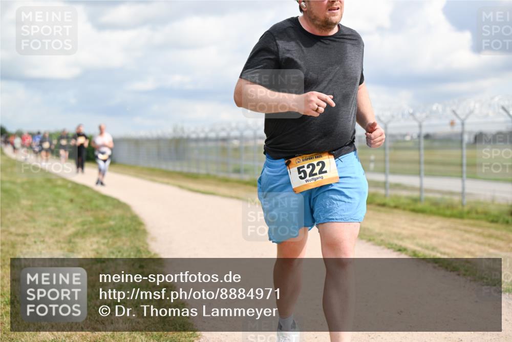14.09.2025 - Airport Race Dr. Thomas Lammeyer http://msf.ph/oto/8884971 14.09.2025 12:40:17 Laufen 522 meine-sportfotos.de
