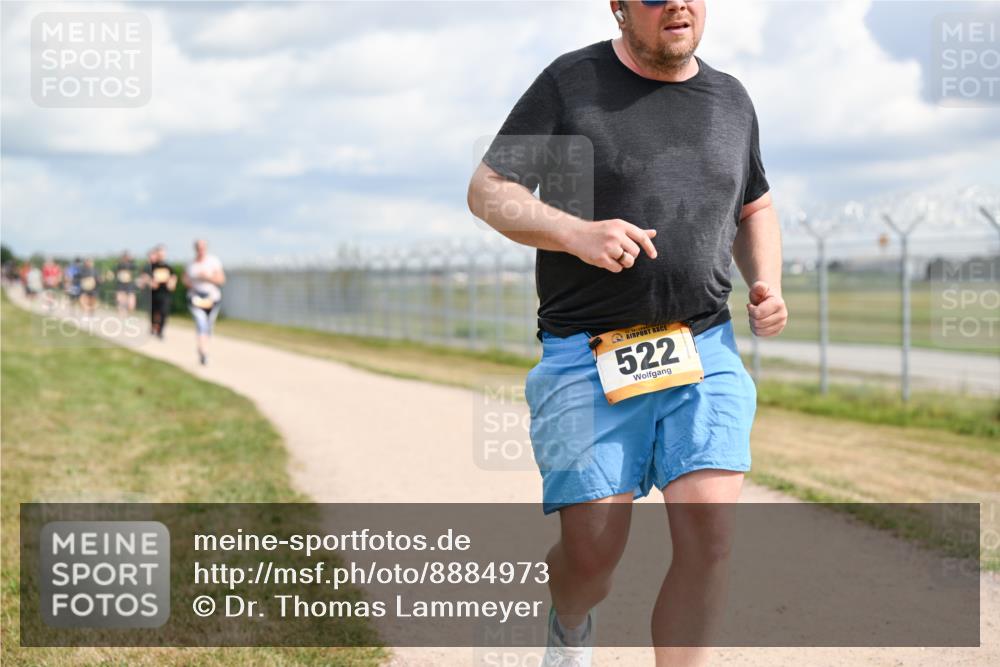 14.09.2025 - Airport Race Dr. Thomas Lammeyer http://msf.ph/oto/8884973 14.09.2025 12:40:18 Laufen 522 meine-sportfotos.de