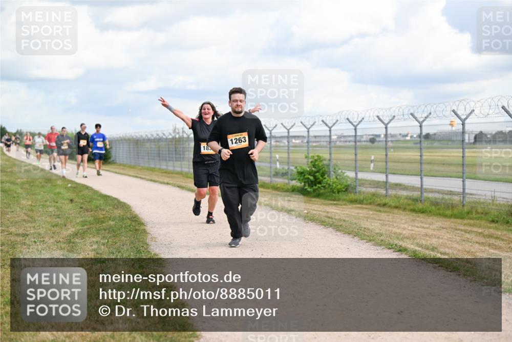 14.09.2025 - Airport Race Dr. Thomas Lammeyer http://msf.ph/oto/8885011 14.09.2025 12:40:29 Laufen 18, 1263 meine-sportfotos.de