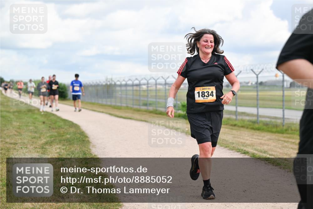 14.09.2025 - Airport Race Dr. Thomas Lammeyer http://msf.ph/oto/8885052 14.09.2025 12:40:32 Laufen 1834 meine-sportfotos.de