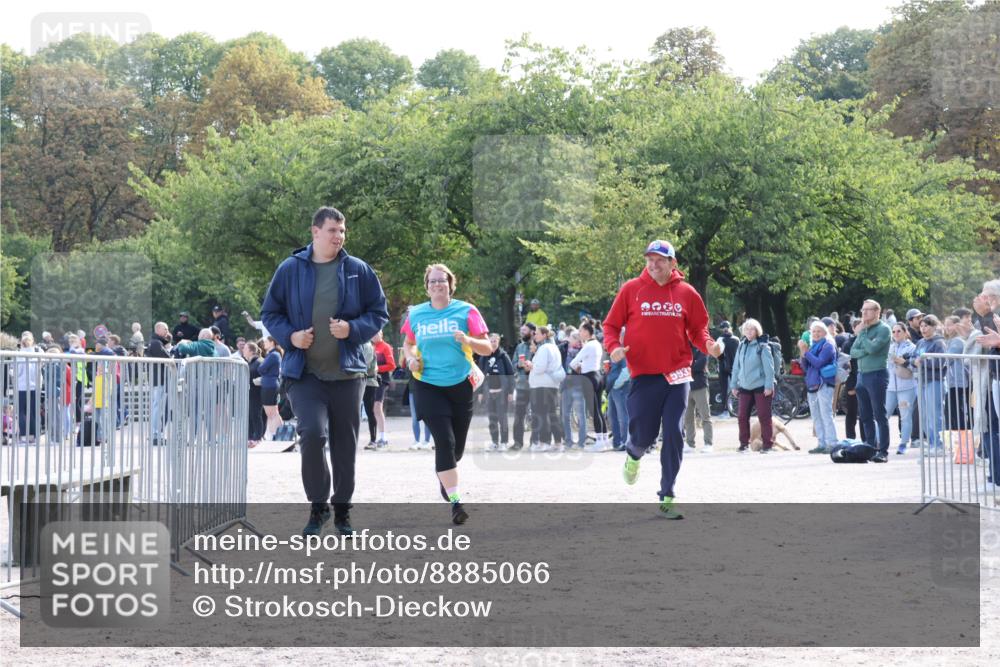 14.09.2025 - Stadtparktriathlon Strokosch-Dieckow http://msf.ph/oto/8885066 14.09.2025 11:02:10 Ziel 593 meine-sportfotos.de