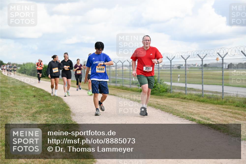 14.09.2025 - Airport Race Dr. Thomas Lammeyer http://msf.ph/oto/8885073 14.09.2025 12:40:42 Laufen 1609, 1612, 24, 1692, 251 meine-sportfotos.de