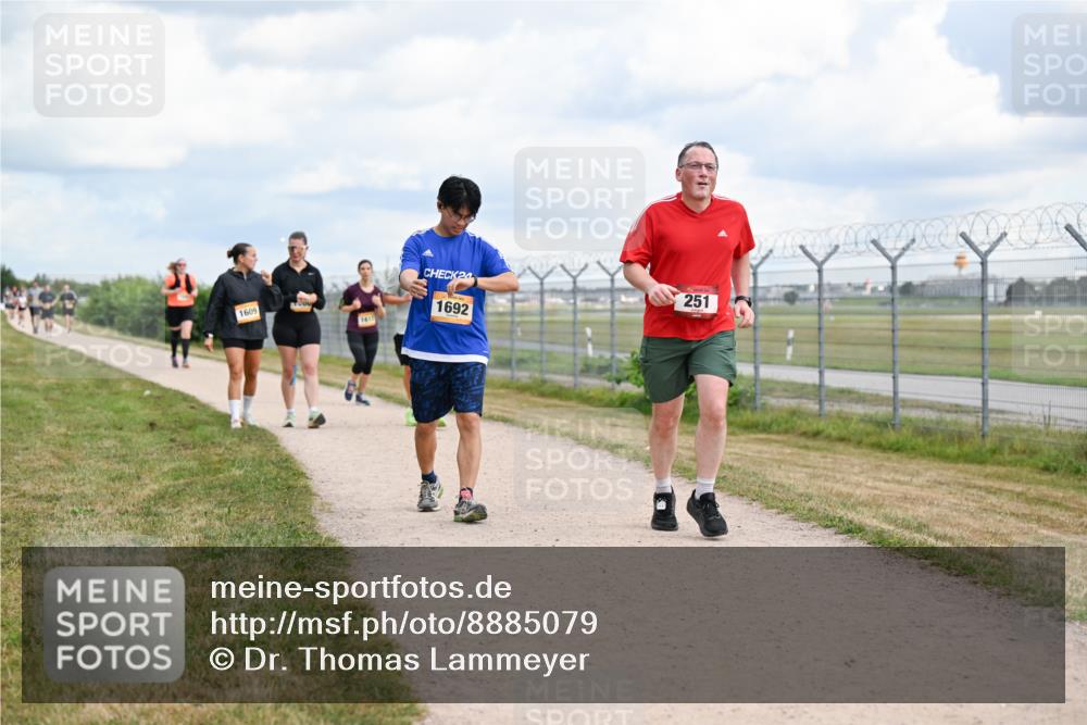 14.09.2025 - Airport Race Dr. Thomas Lammeyer http://msf.ph/oto/8885079 14.09.2025 12:40:43 Laufen 1609, 1617, 24, 1692, 251 meine-sportfotos.de