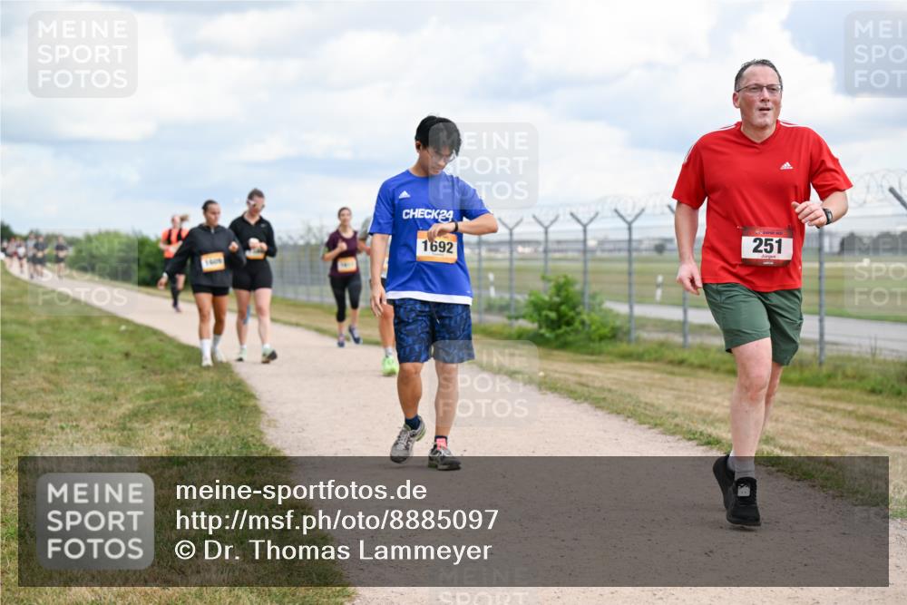 14.09.2025 - Airport Race Dr. Thomas Lammeyer http://msf.ph/oto/8885097 14.09.2025 12:40:44 Laufen 24, 1692, 251 meine-sportfotos.de