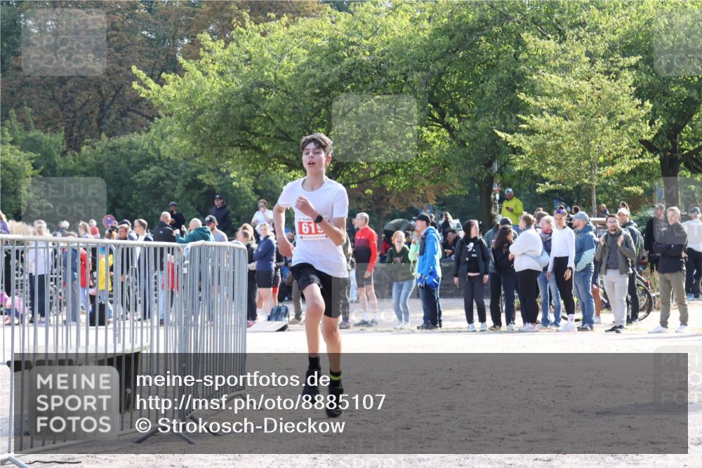 14.09.2025 - Stadtparktriathlon Strokosch-Dieckow http://msf.ph/oto/8885107 14.09.2025 11:02:32 Ziel 619 meine-sportfotos.de