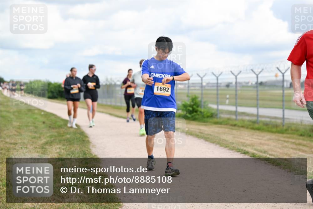14.09.2025 - Airport Race Dr. Thomas Lammeyer http://msf.ph/oto/8885108 14.09.2025 12:40:45 Laufen 24, 1692 meine-sportfotos.de
