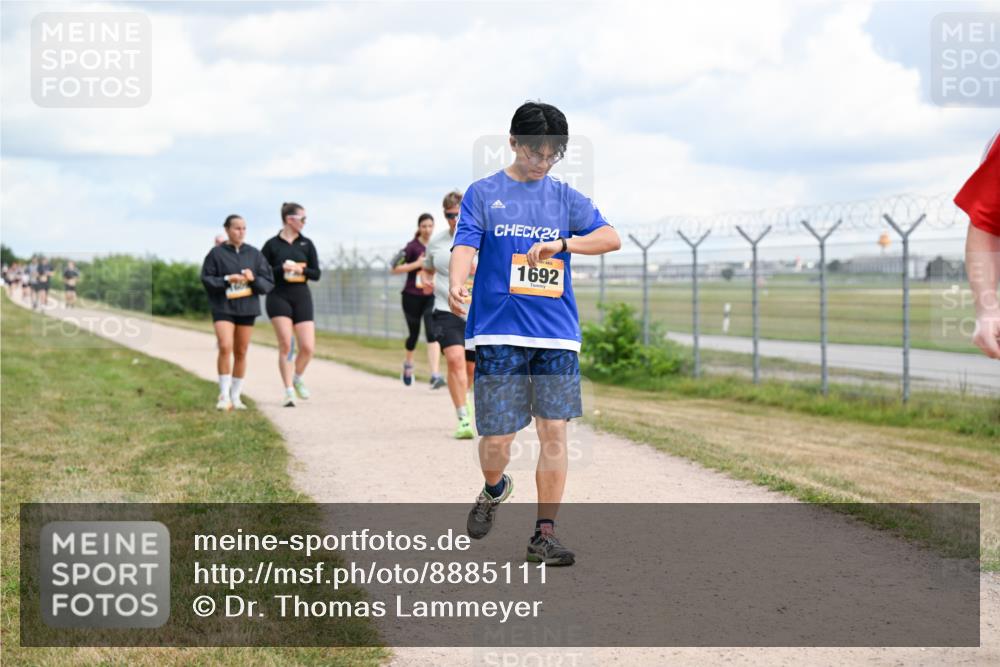 14.09.2025 - Airport Race Dr. Thomas Lammeyer http://msf.ph/oto/8885111 14.09.2025 12:40:45 Laufen 24, 1692 meine-sportfotos.de