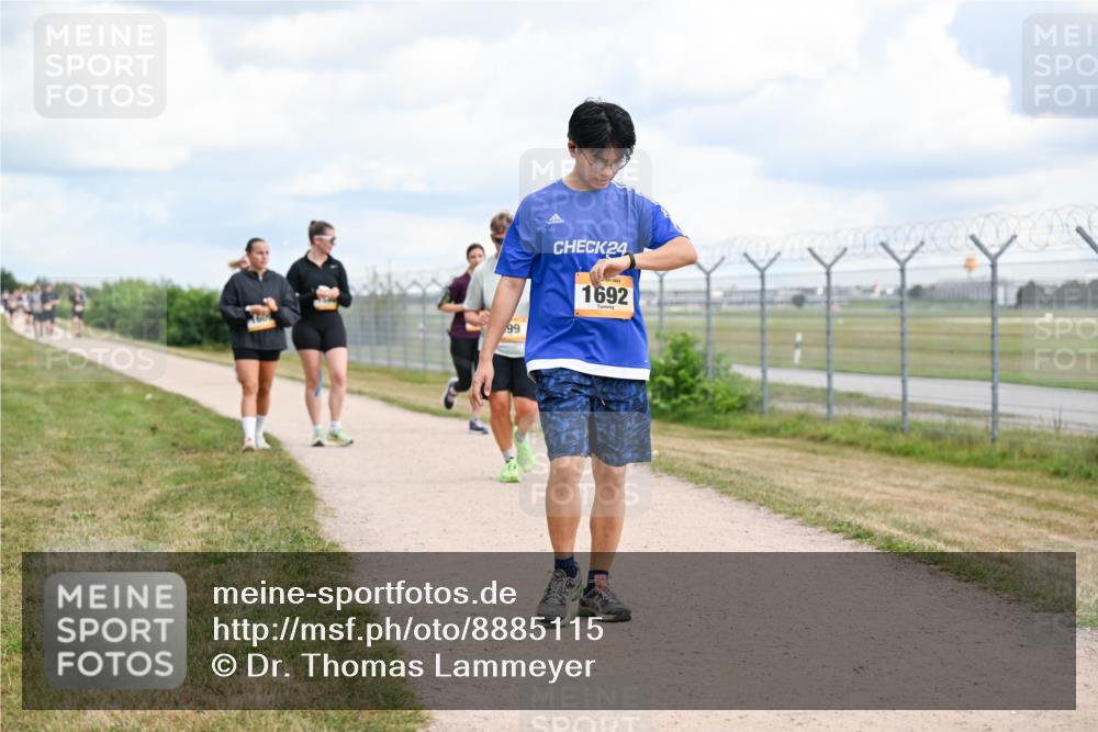 14.09.2025 - Airport Race Dr. Thomas Lammeyer http://msf.ph/oto/8885115 14.09.2025 12:40:45 Laufen 99, 24, 1692 meine-sportfotos.de