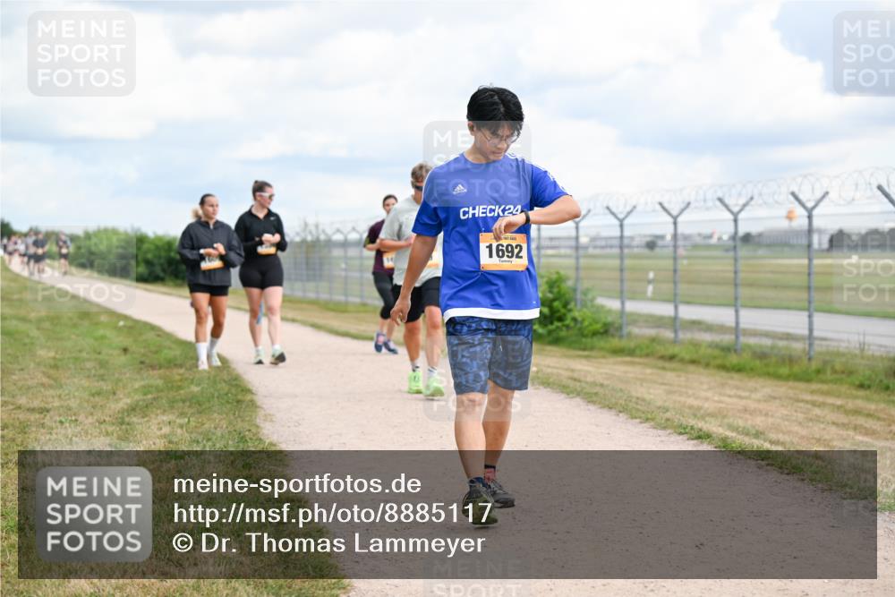 14.09.2025 - Airport Race Dr. Thomas Lammeyer http://msf.ph/oto/8885117 14.09.2025 12:40:45 Laufen 24, 1692 meine-sportfotos.de