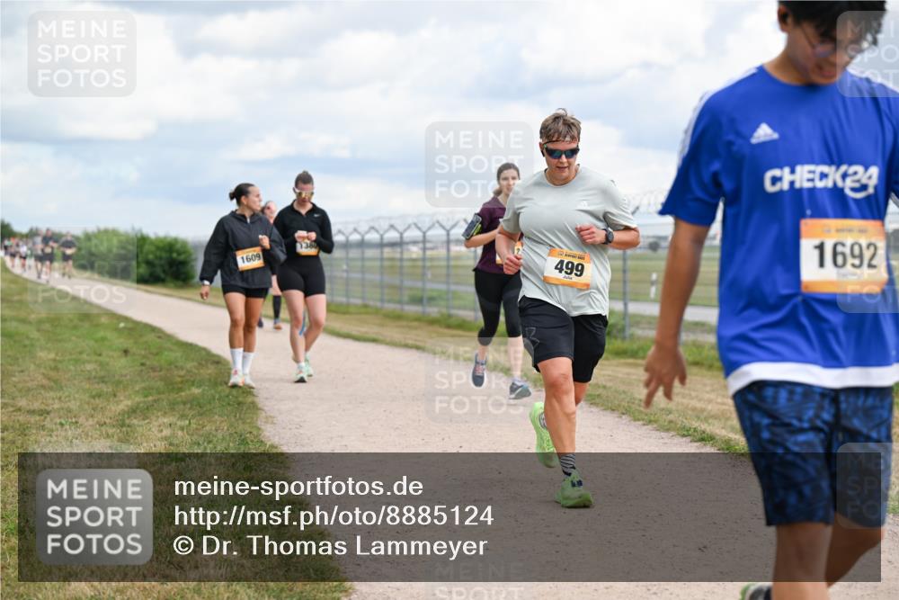 14.09.2025 - Airport Race Dr. Thomas Lammeyer http://msf.ph/oto/8885124 14.09.2025 12:40:47 Laufen 1609, 1380, 499, 24, 1692 meine-sportfotos.de