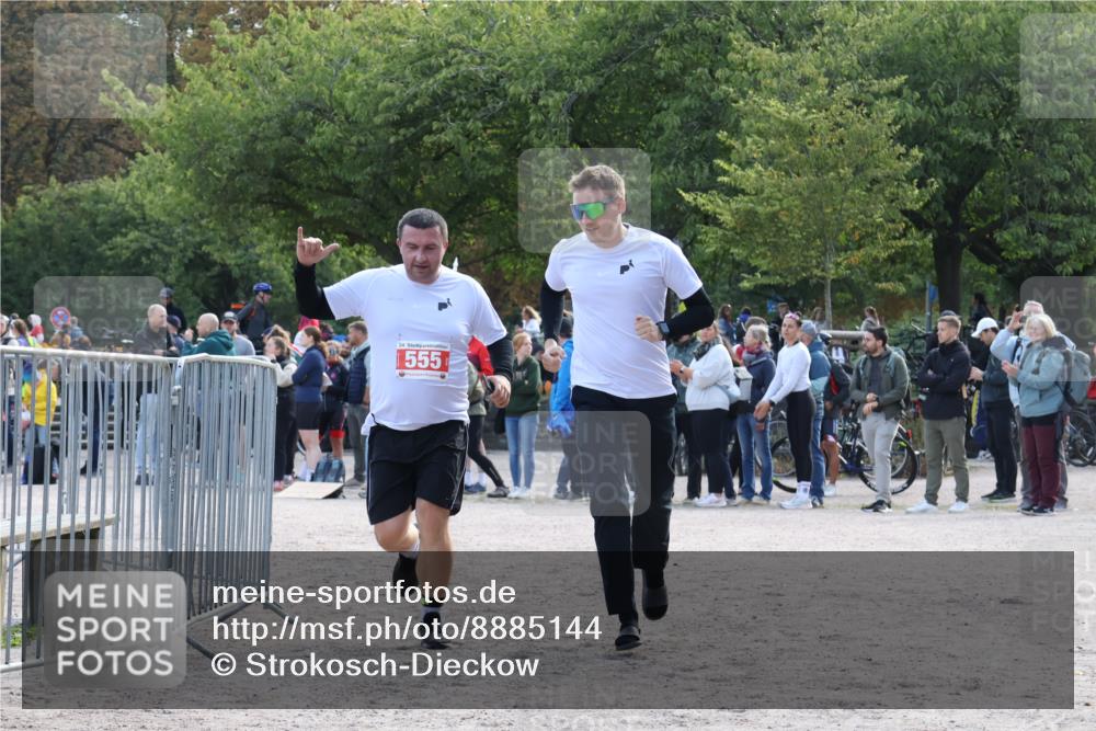 14.09.2025 - Stadtparktriathlon Strokosch-Dieckow http://msf.ph/oto/8885144 14.09.2025 11:03:09 Ziel 555 meine-sportfotos.de