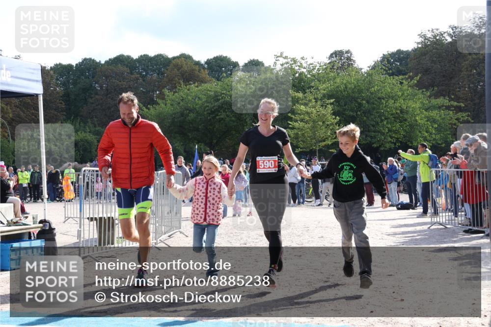 14.09.2025 - Stadtparktriathlon Strokosch-Dieckow http://msf.ph/oto/8885238 14.09.2025 11:04:56 Ziel 534, 590 meine-sportfotos.de