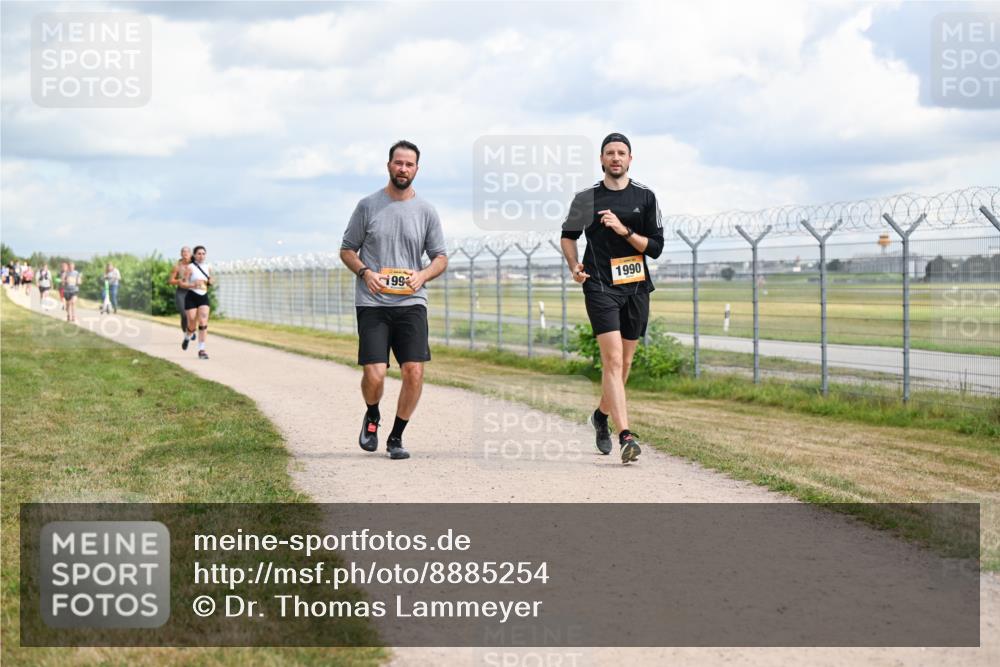 14.09.2025 - Airport Race Dr. Thomas Lammeyer http://msf.ph/oto/8885254 14.09.2025 12:41:14 Laufen 199, 1990 meine-sportfotos.de